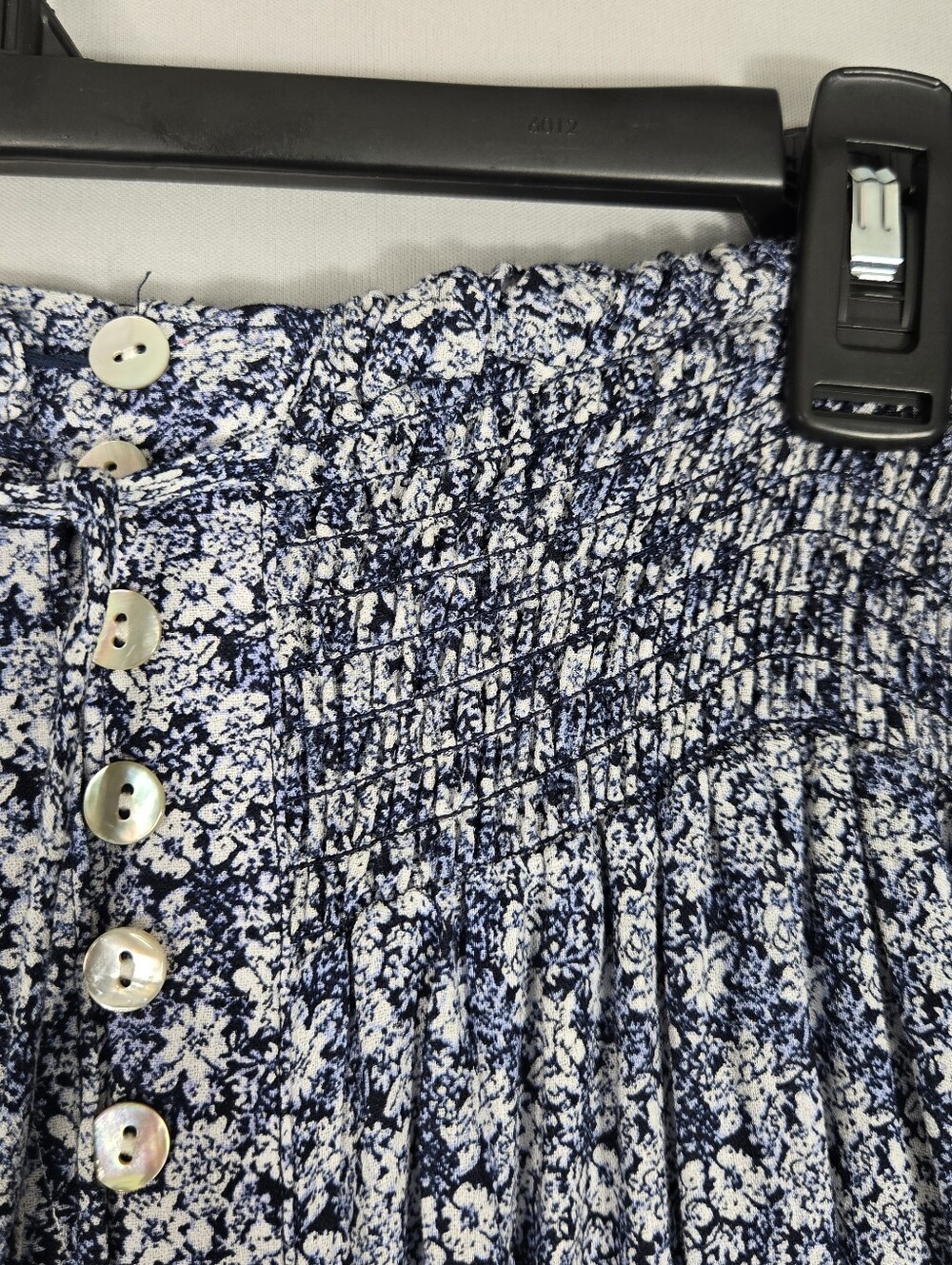 Rachel Zoe Blue White Floral Maxi Skirt Smocked Waist Hi Low Hem Size XS - Picture 5 of 15